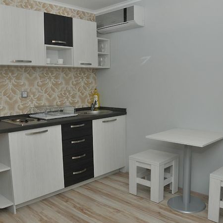 Silver House Hostel Cacak Phòng bức ảnh