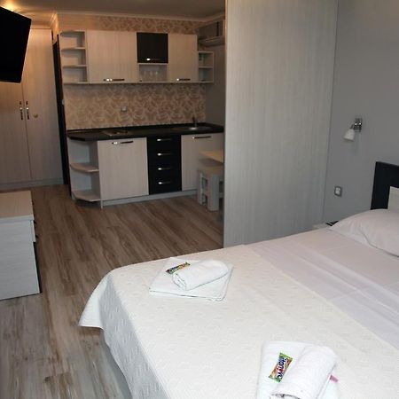Silver House Hostel Cacak Phòng bức ảnh