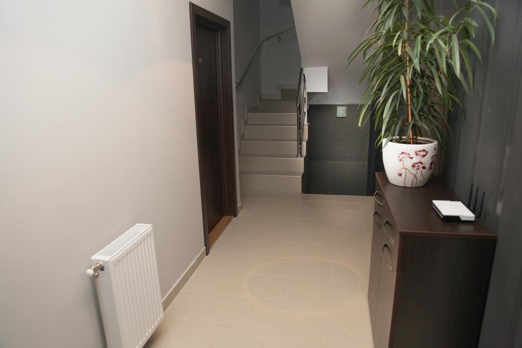 Silver House Hostel Cacak Phòng bức ảnh
